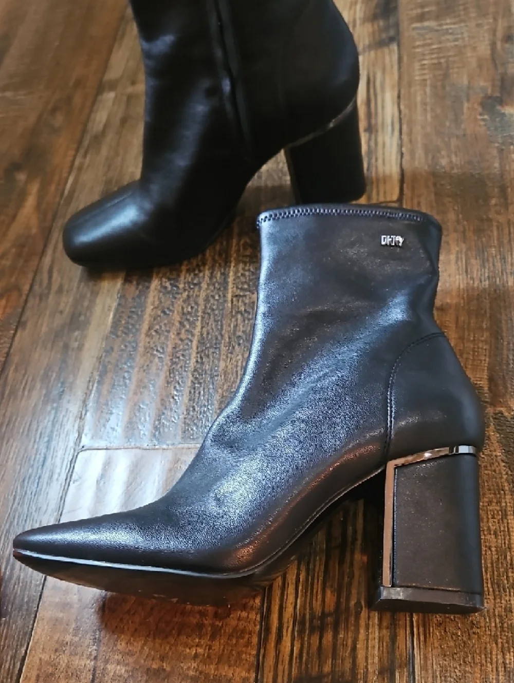Dkny Black Leather Block Heel Ankle Booties‎